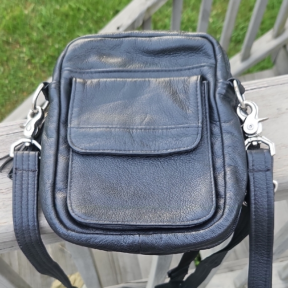 coronado leather Other - Coronado Leather Convertible Crossbody Belt Bag – Black Pebbled Leather